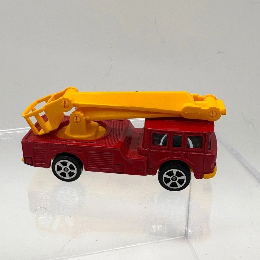 Vintage Corgi Juniors Simon Snorkel & Zylmex P337 Diecast Fire Engine Lot of 2
